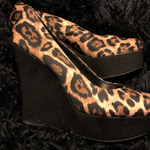 Women’s Animal Print Wedges - Picture 4 of 6